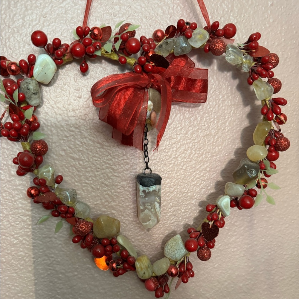 Natural stones heart wreath